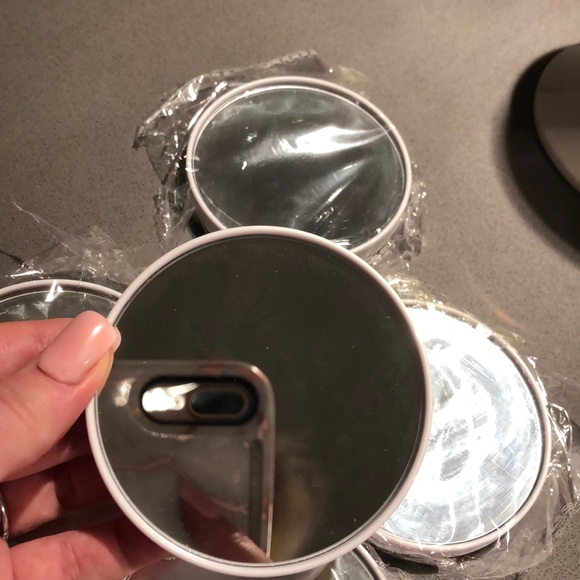 Magnifying Mirror w/ Suction Cup & Dust Cloth - Picture 4 of 5